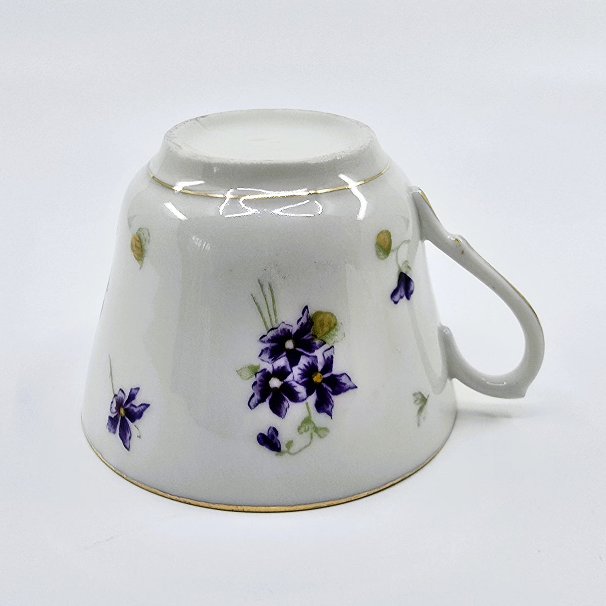 Service ancien en porcelaine fleurie – 41 pièces