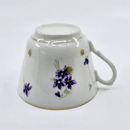 Service ancien en porcelaine fleurie – 41 pièces