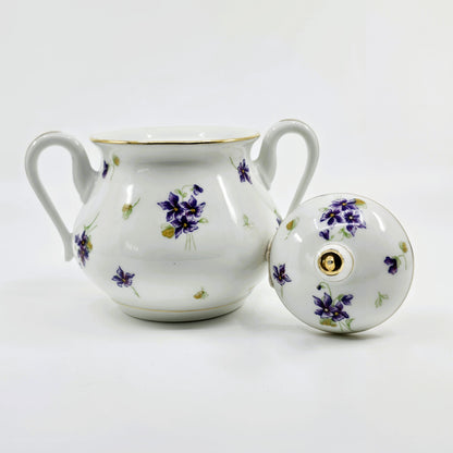 Service ancien en porcelaine fleurie – 41 pièces