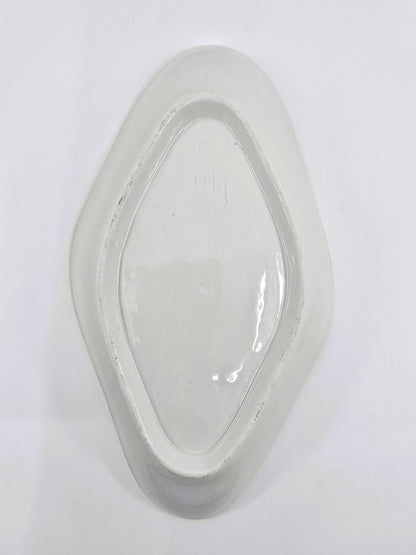 Service ancien en porcelaine fleurie – 41 pièces