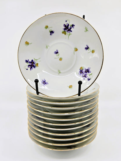 Service ancien en porcelaine fleurie – 41 pièces