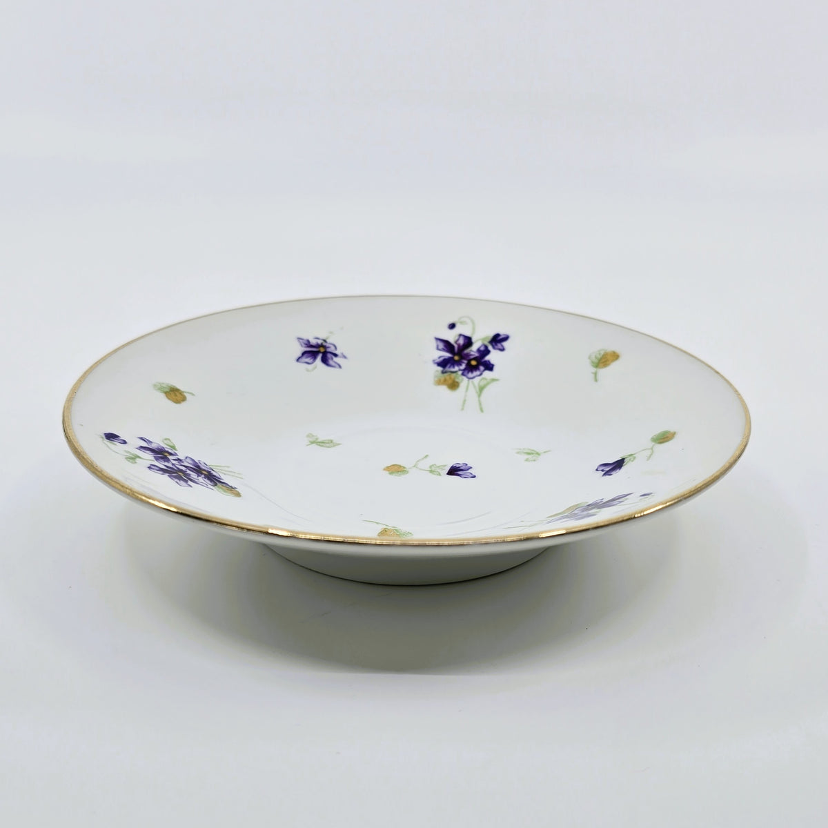 Service ancien en porcelaine fleurie – 41 pièces