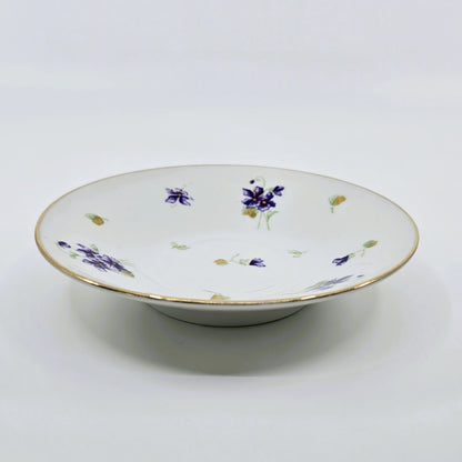 Service ancien en porcelaine fleurie – 41 pièces