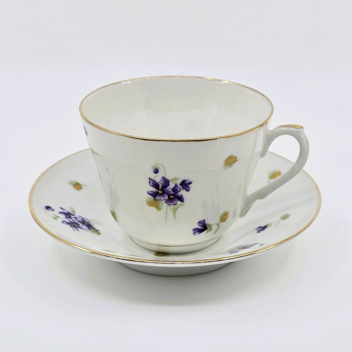 Service ancien en porcelaine fleurie – 41 pièces