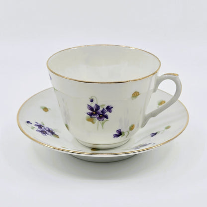 Service ancien en porcelaine fleurie – 41 pièces