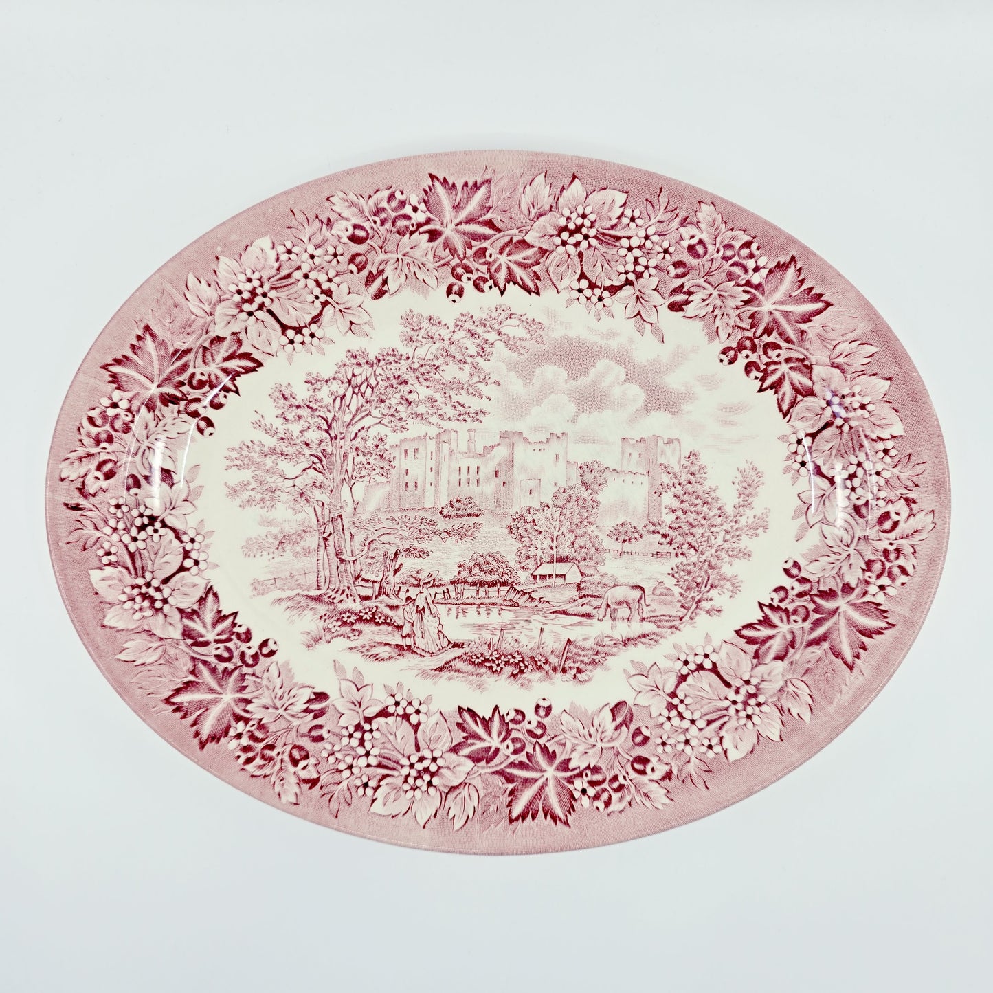 Grandes assiettes ovales en faïence anglaise rouge – Style "Old Britain Castles" (5 pièces)