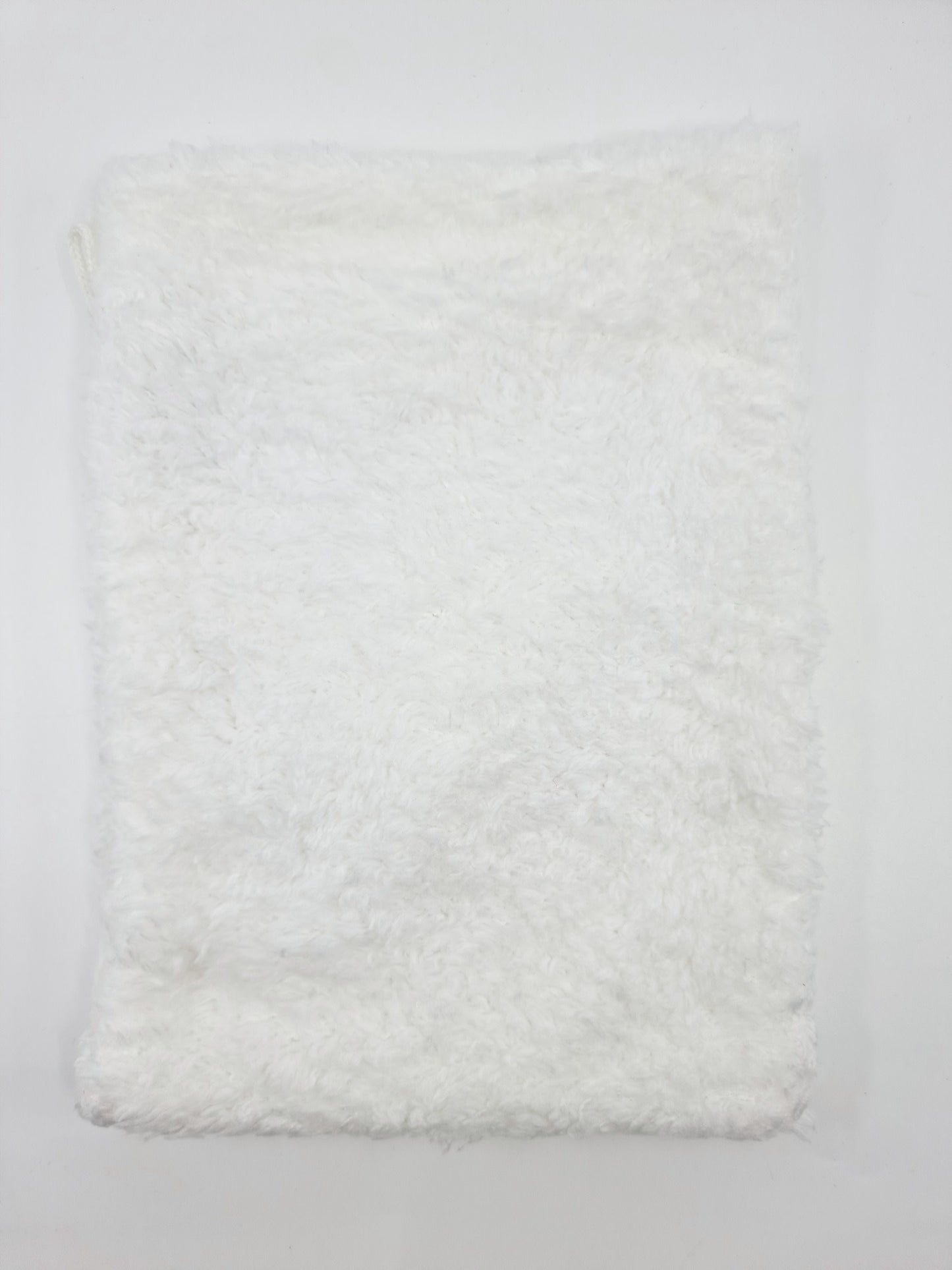 Gant de toilette blanc avec coeur rouge (21 X 16 cm)