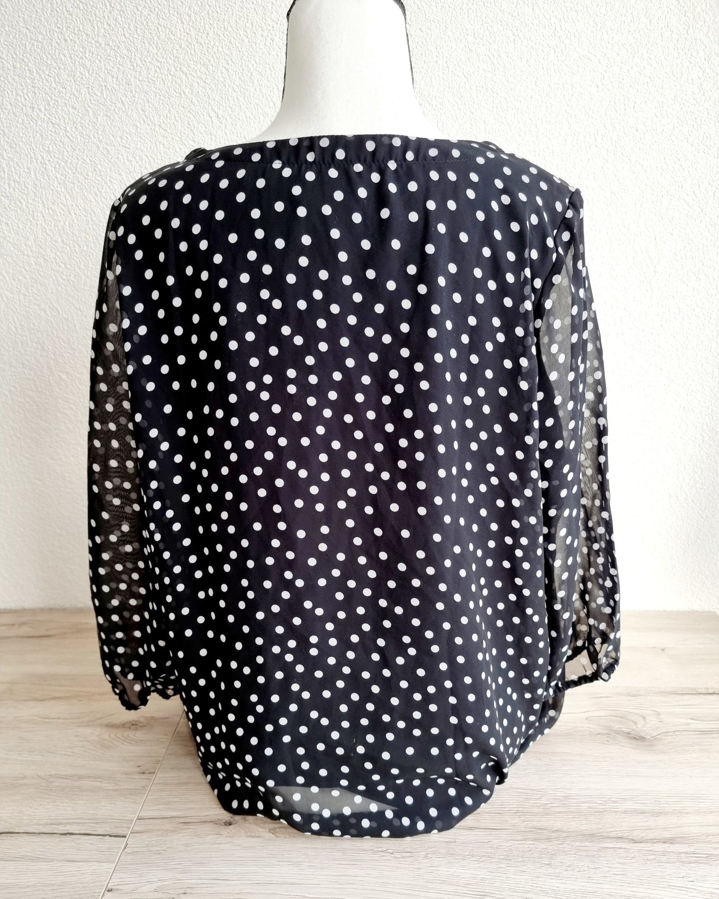 Blouse noire à pois blanc (SIZE : L/XL)