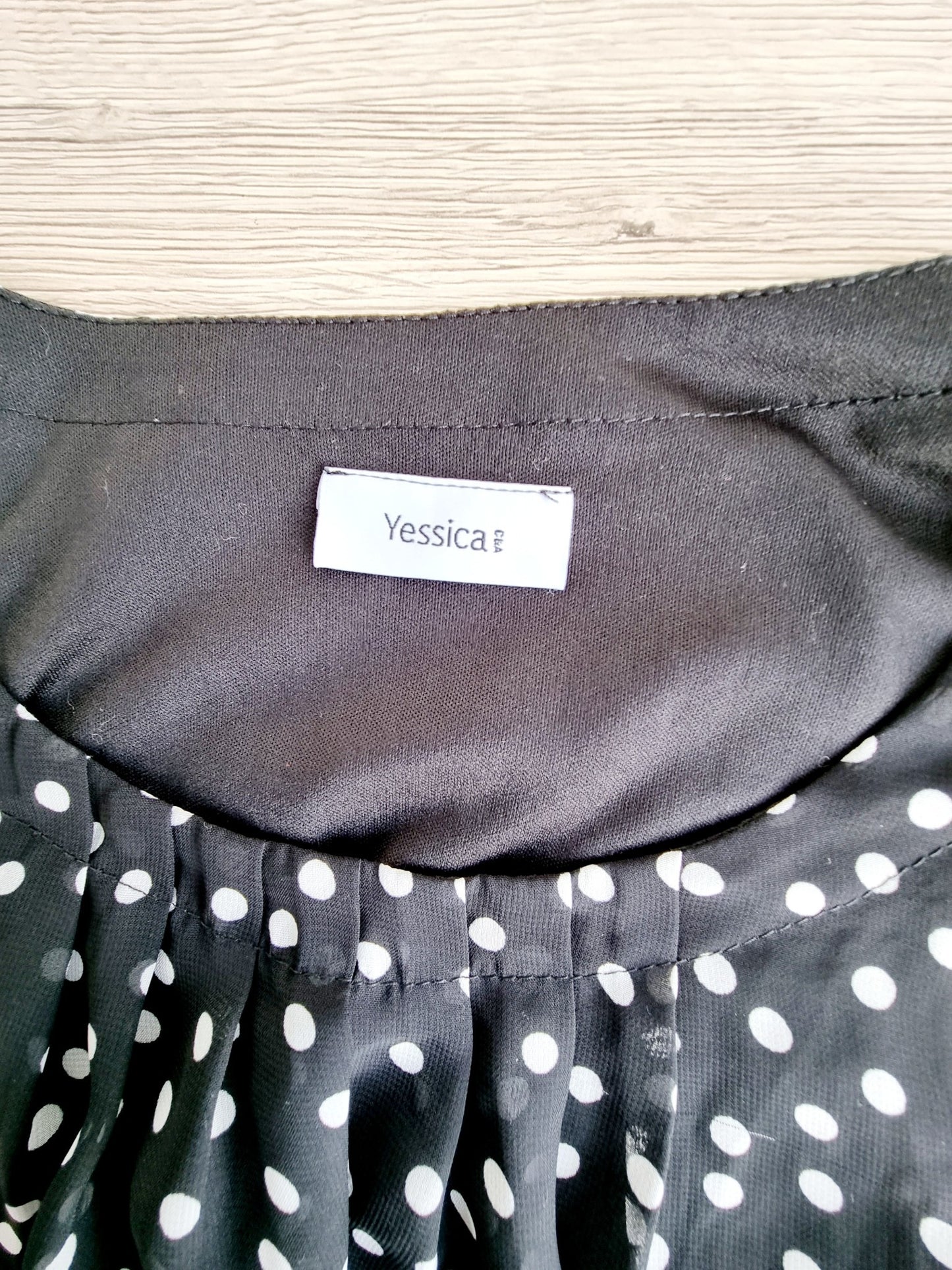 Blouse noire à pois blanc (SIZE : L/XL)