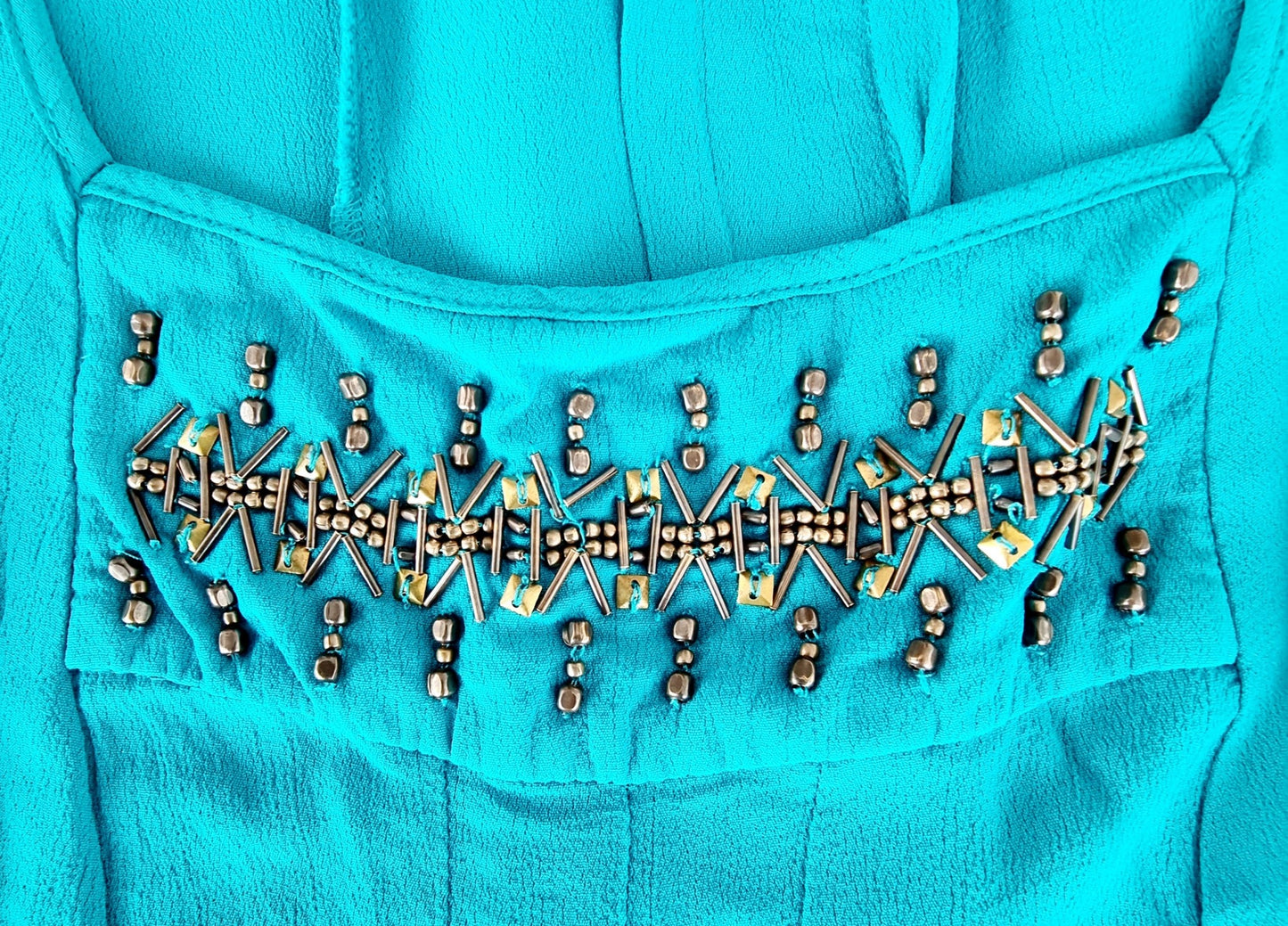 Tunique avec collier de perles (SIZE :  EUR 48/50)