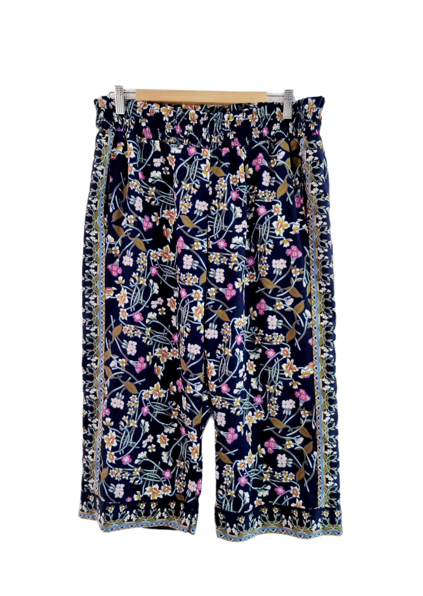 Pantacourt fleuris (SIZE : 44)