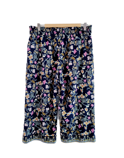 Pantacourt fleuris (SIZE : 44)