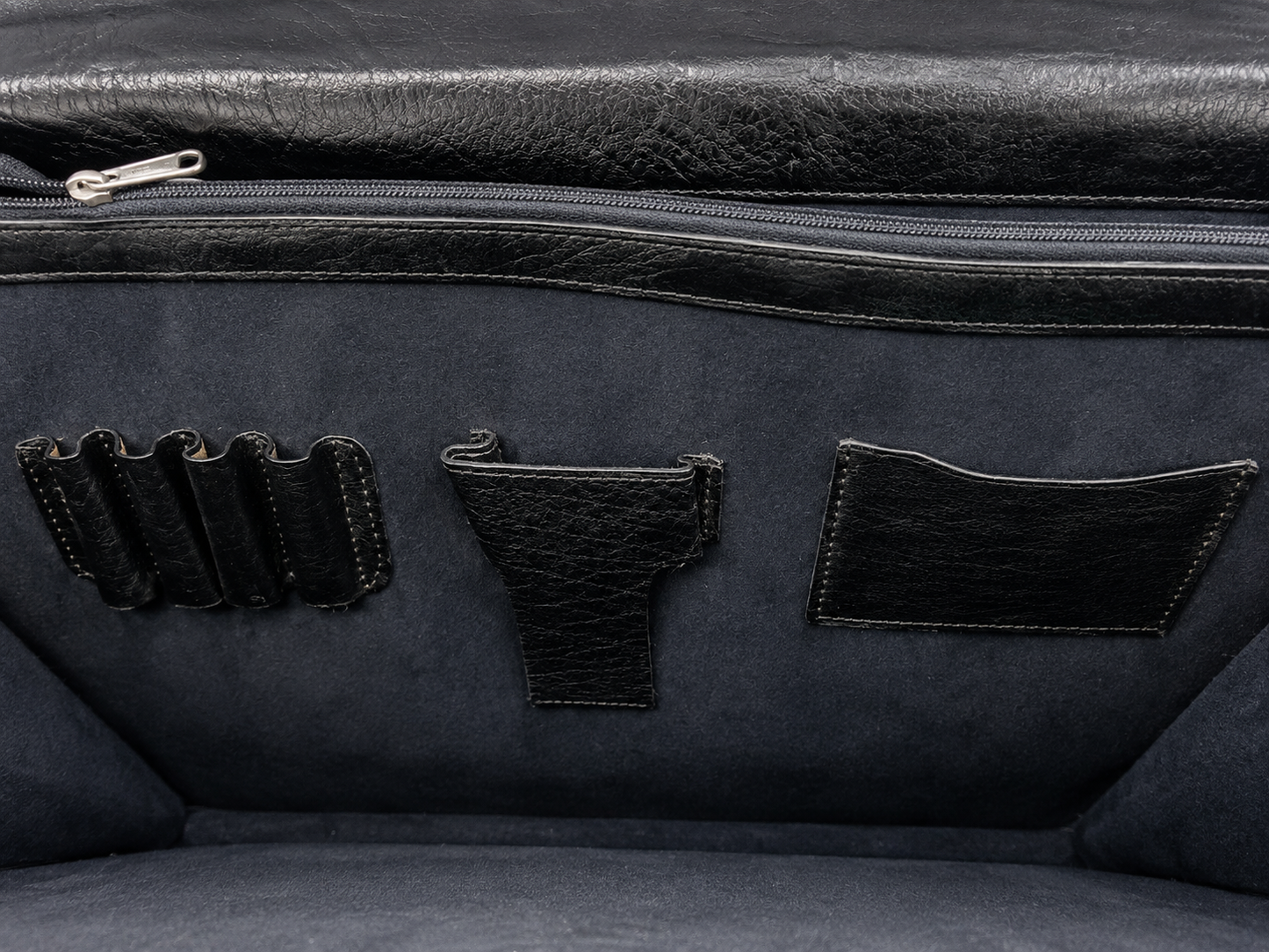 Mallette de travail en cuir noir avec serrure à combinaison