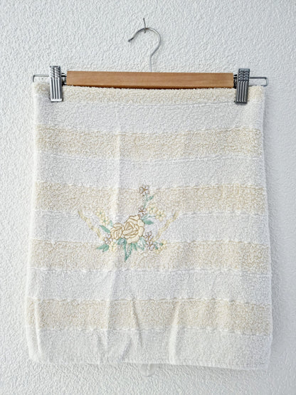 Linge rayé blanc & jaune pâle (75 X 50 cm)