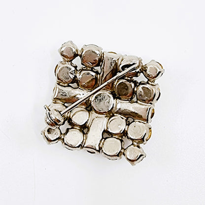 Broche carrée