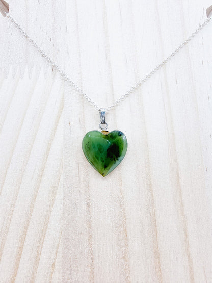 Collier - Coeur en jade naturel