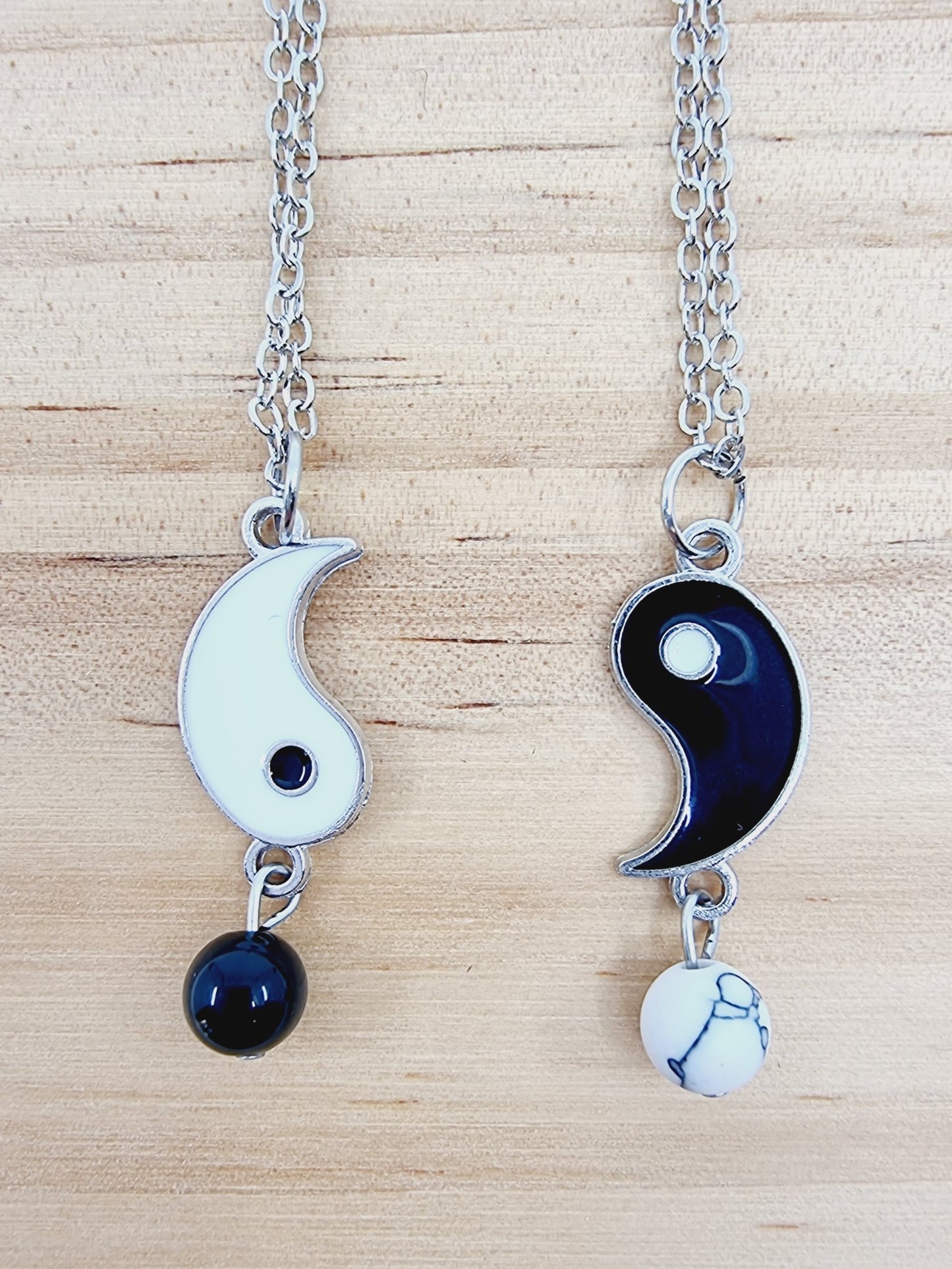 Colliers yin-yang - Obsidienne et Howlite blanche