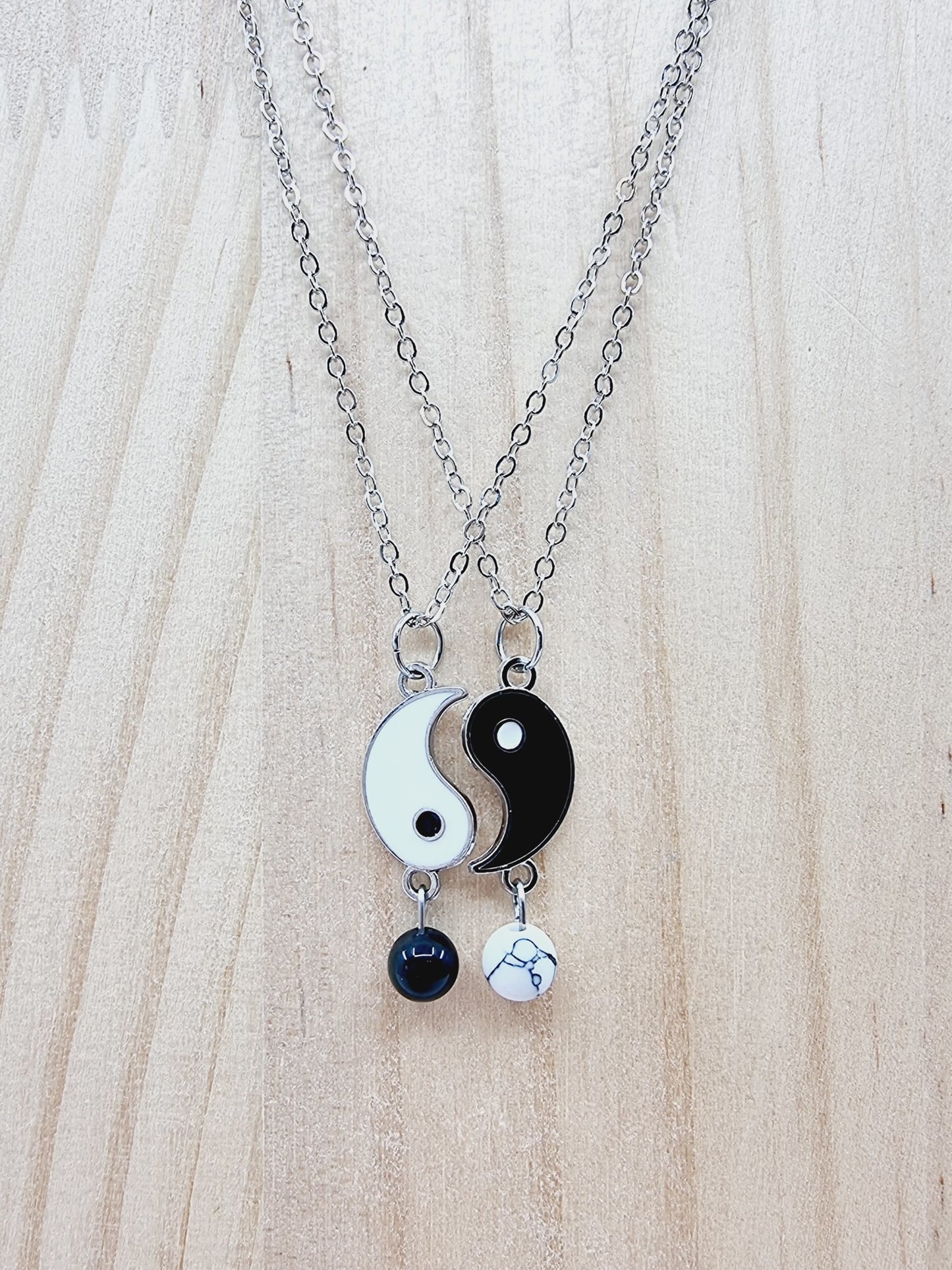 Colliers et boucles d'oreilles yin-yang - Obsidienne et Howlite blanche