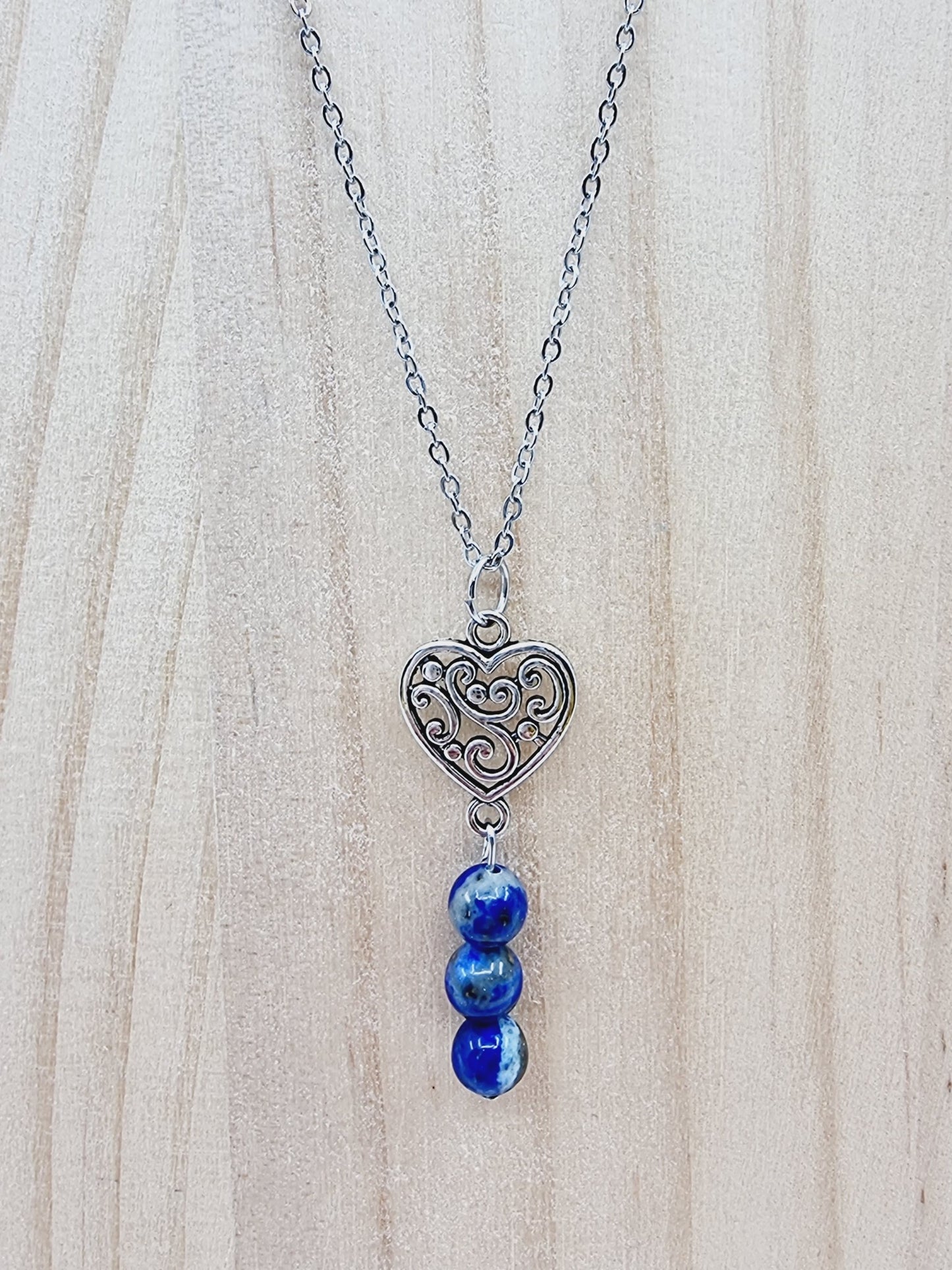 Collier coeur à fioriture - Lapis-lazuli avec calcite