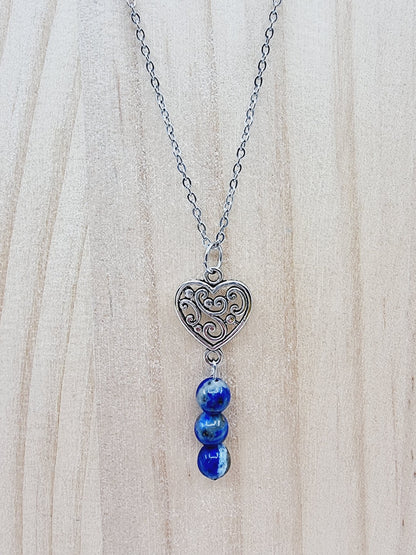 Collier coeur à fioriture - Lapis-lazuli avec calcite