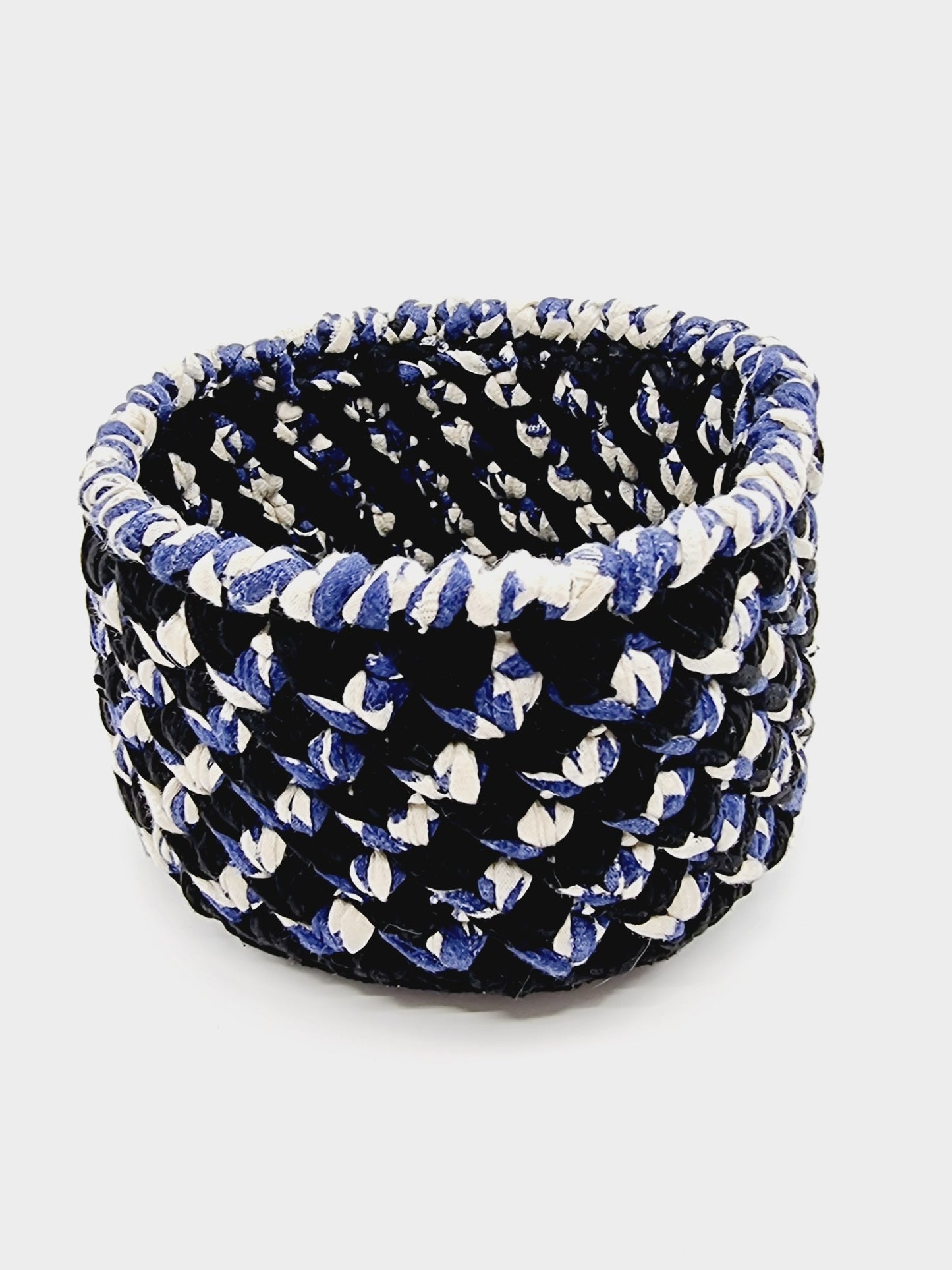 Corbeille - ronde/noire, bleue, blanche