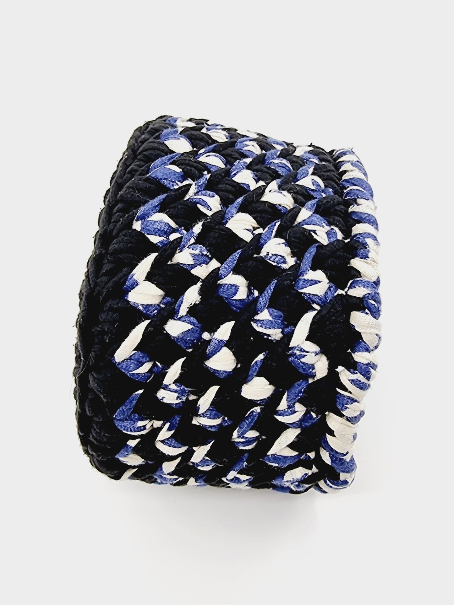 Corbeille - ronde/noire, bleue, blanche