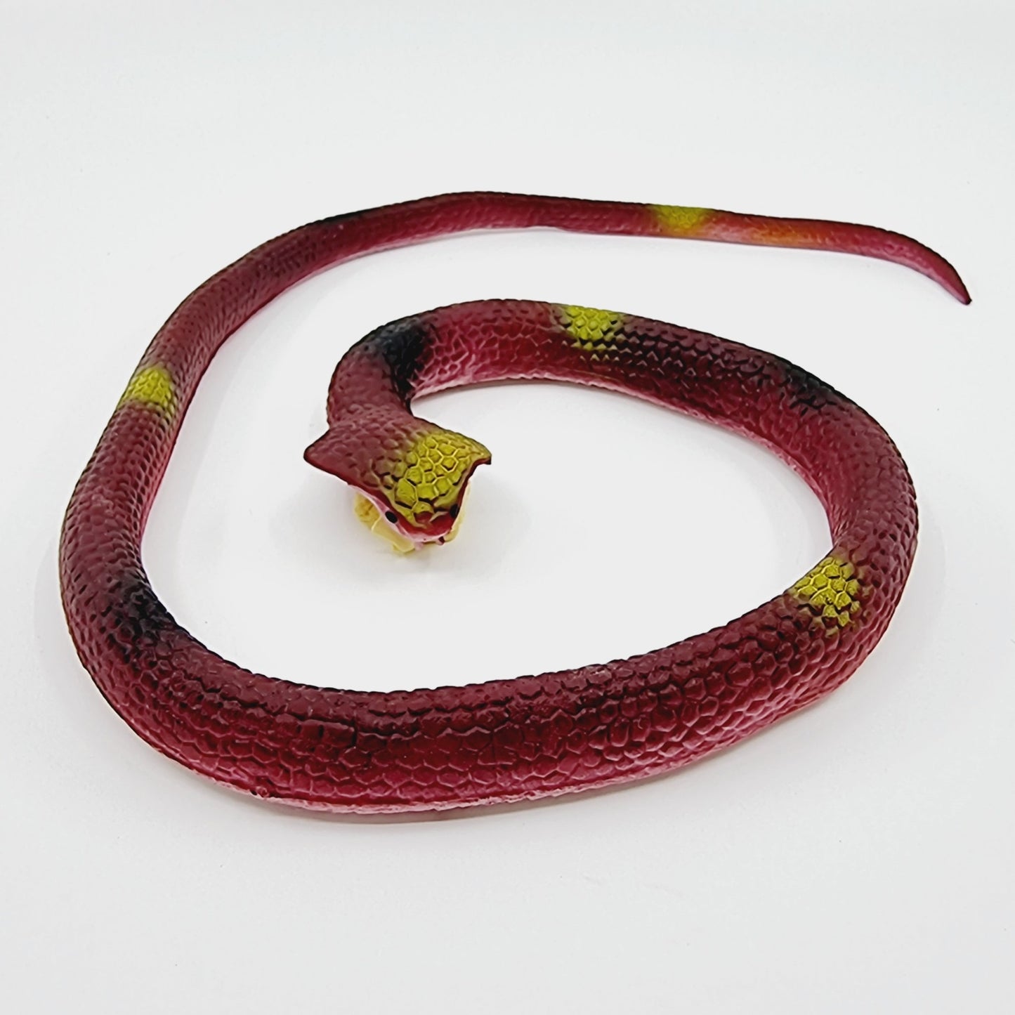 Serpent en plastique - rouge