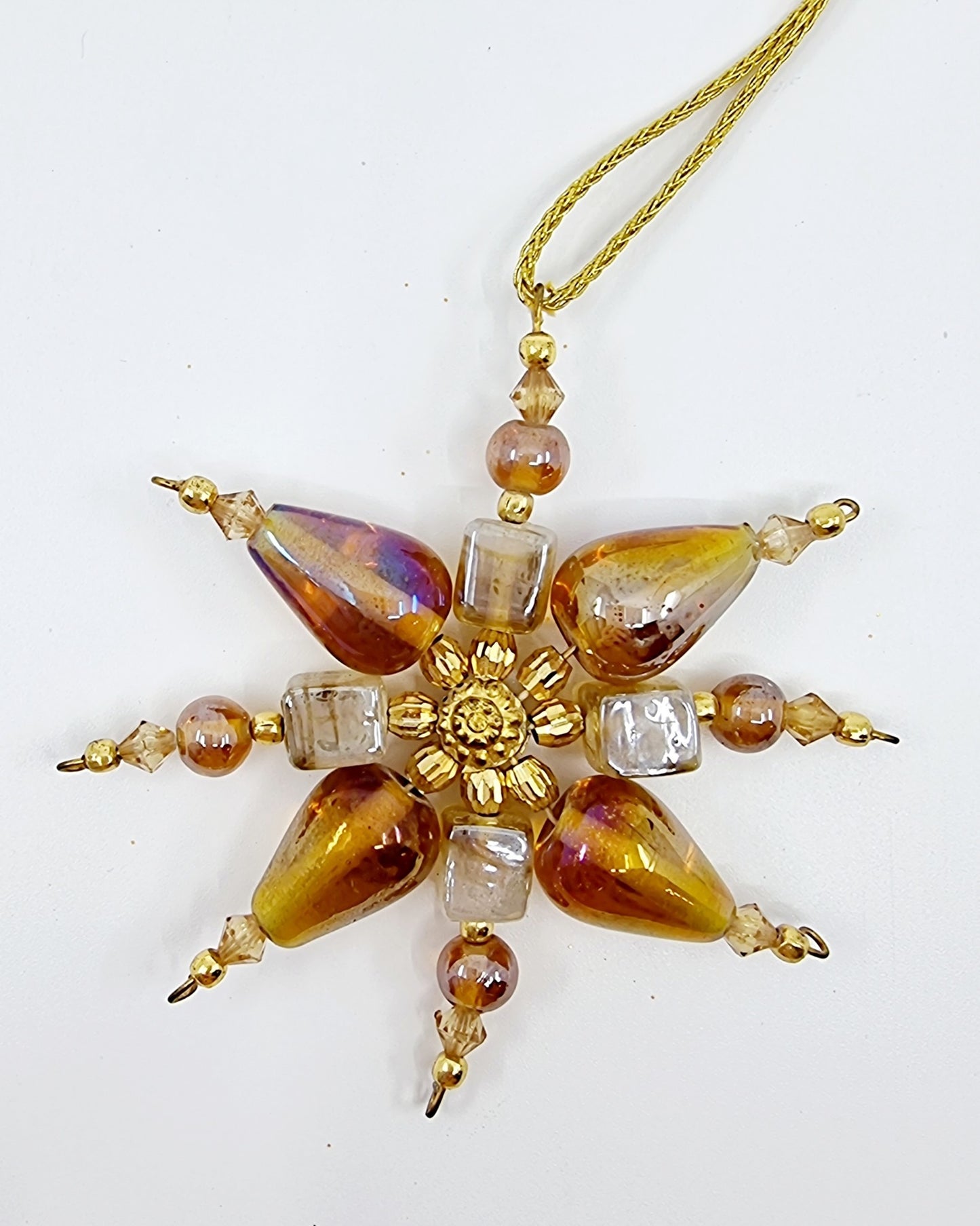 Etoile à suspendre en perles