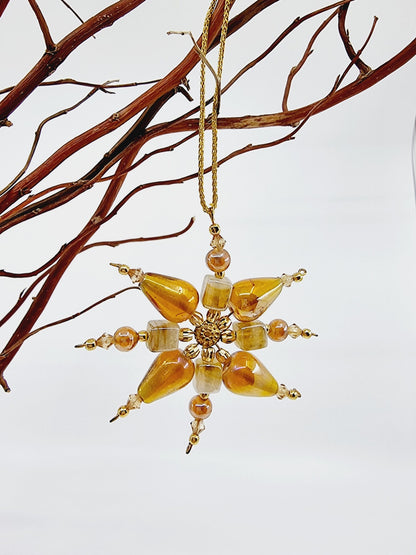 Etoile à suspendre en perles