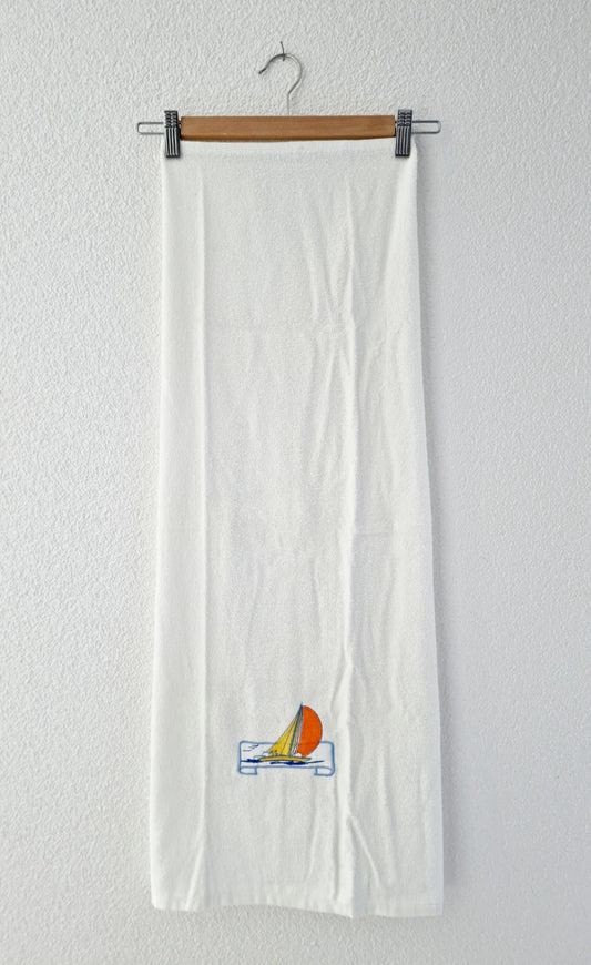 Linge blanc motif voilier (90 X 60 cm)