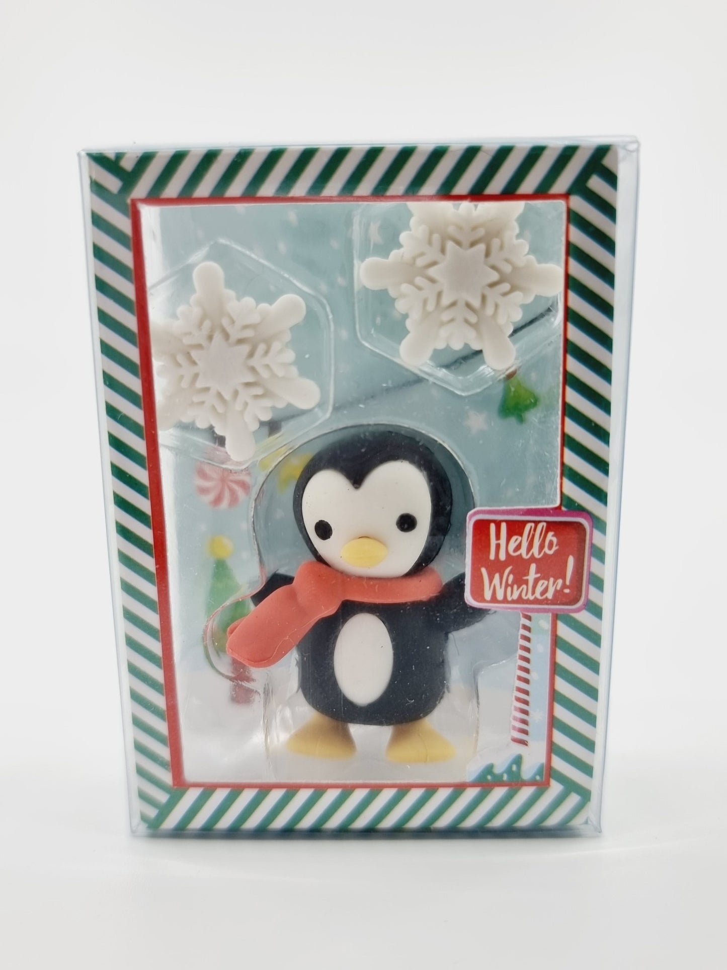 Gomme pingouin - écharpe rouge