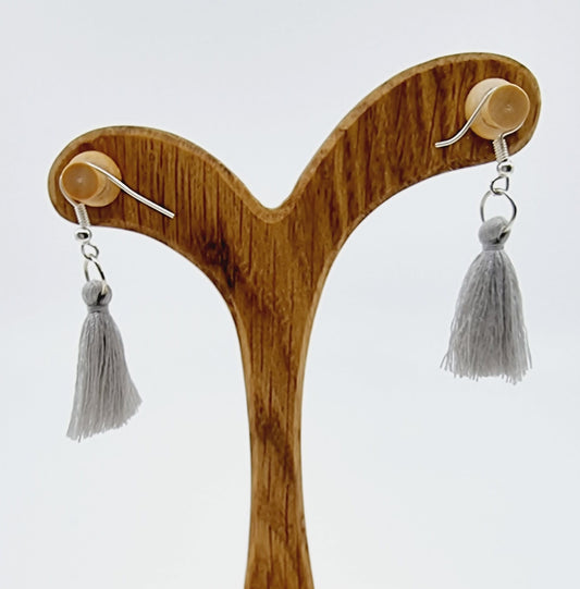 Boucles d'oreilles pompon - gris clair