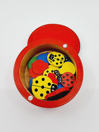 Jeu de puces en bois - coccinelle