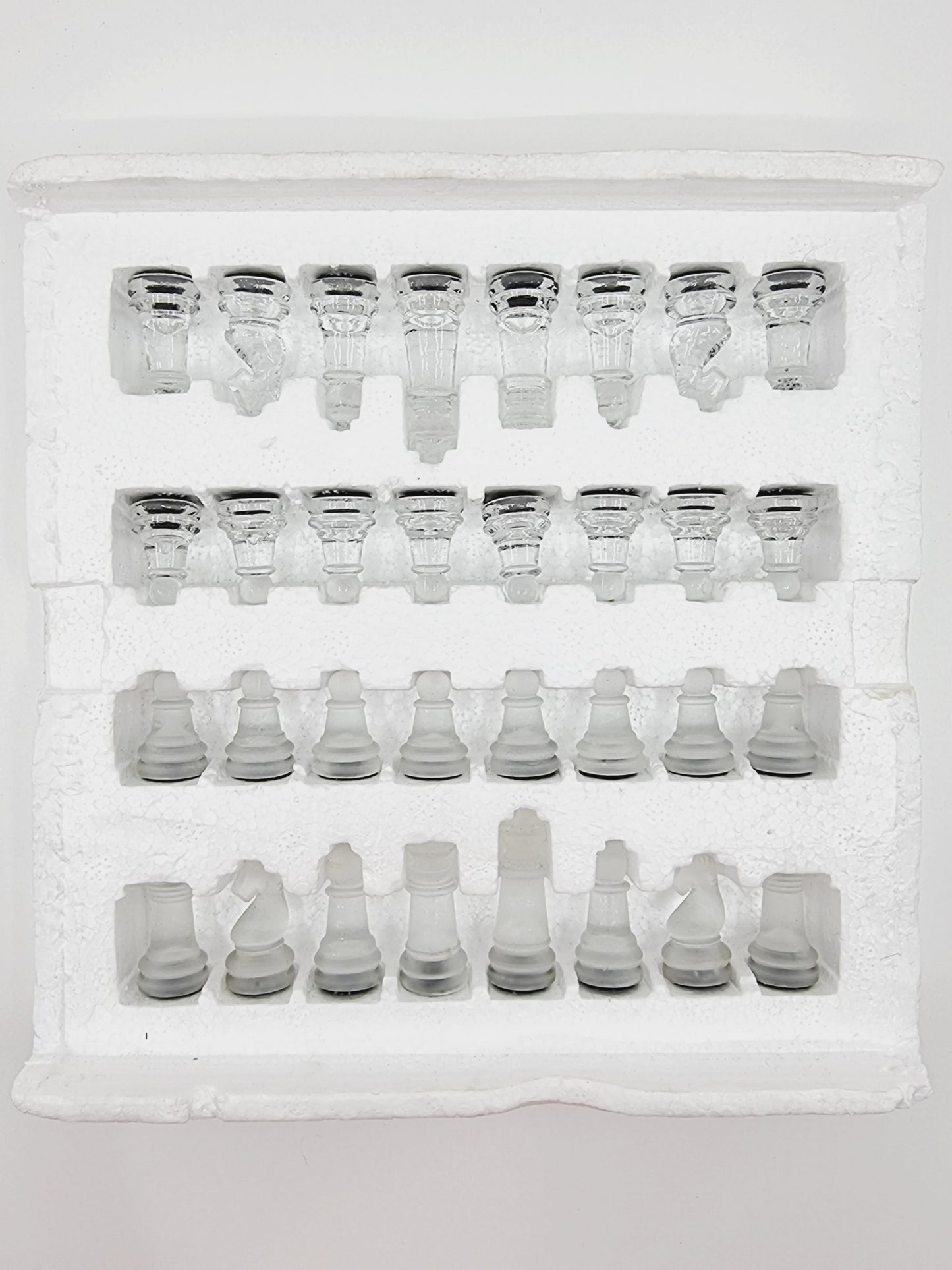 Jeu d'échecs en verre