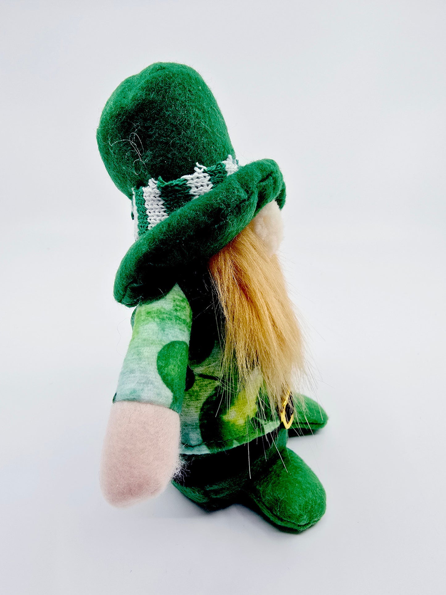 Leprechaun et son chaudron rempli de trésors