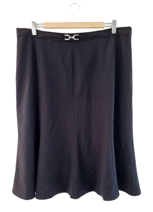 Jupe mi-longue avec ceinture noire (SIZE : CH 46 /E 48)