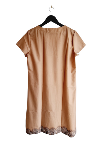 Robe/t-shirt fleuri sur le bas (SIZE : L)