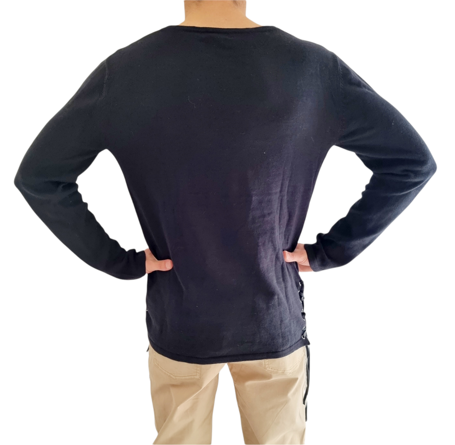 Pull avec laçage sur le côté (SIZE : M)