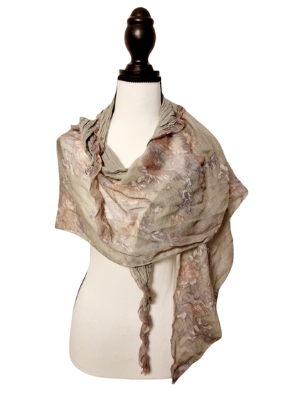 Foulard gris-vert imprimé fleuri