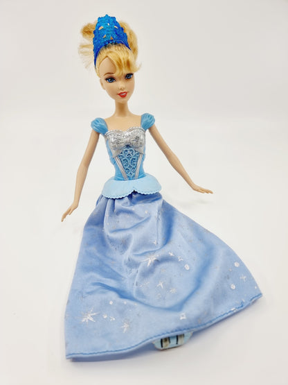Poupée Disney Princesse - Cendrillon robe virevoletante