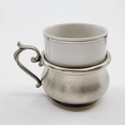 Service en étain et porcelaine