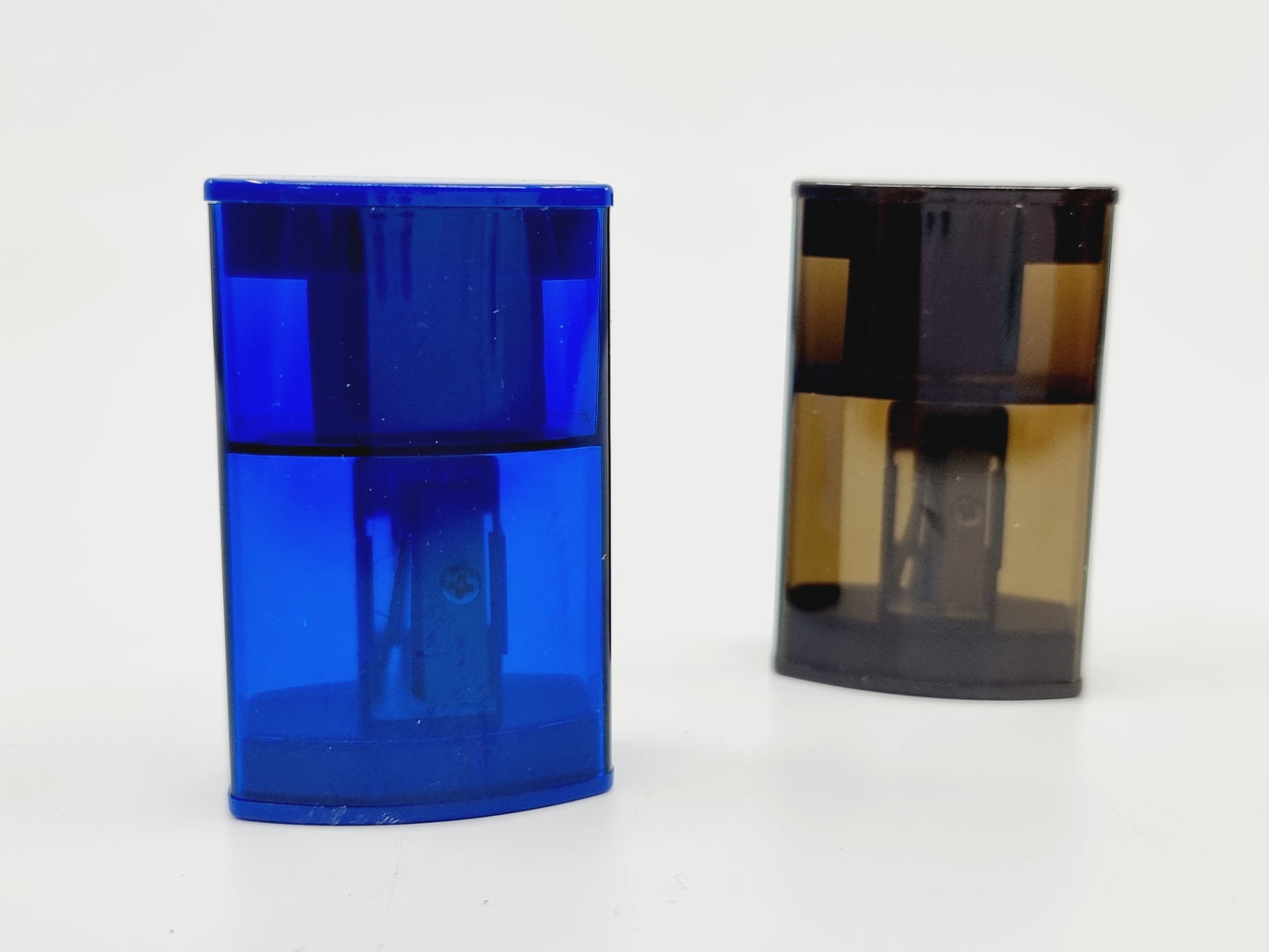 Taille-crayon avec réservoir et gomme (1 pièce)