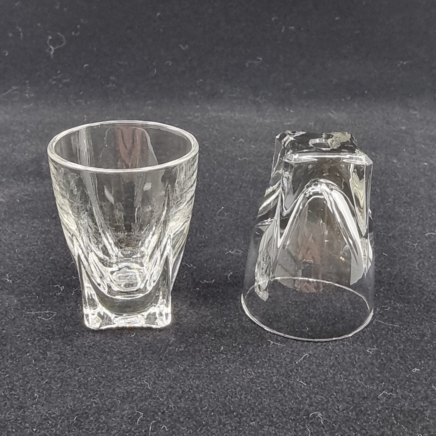 Verre à liqueur à base carrée (2 pièces)