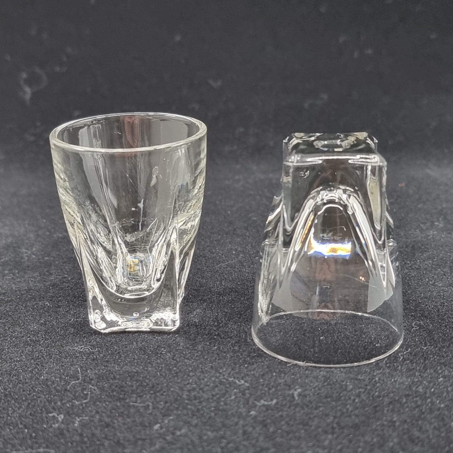 Verre à liqueur à base carrée (2 pièces)