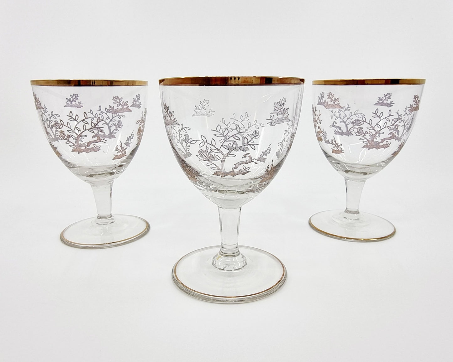 Verre à pied à motif et dorure (12 pièces)