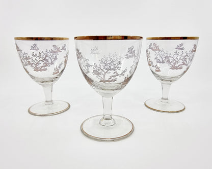Verre à pied à motif et dorure (12 pièces)