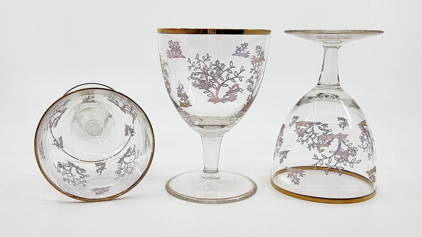 Verre à pied à motif et dorure (12 pièces)