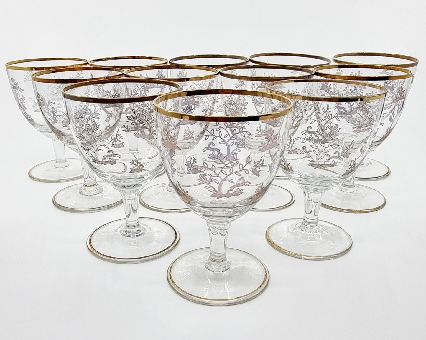 Verre à pied à motif et dorure (12 pièces)