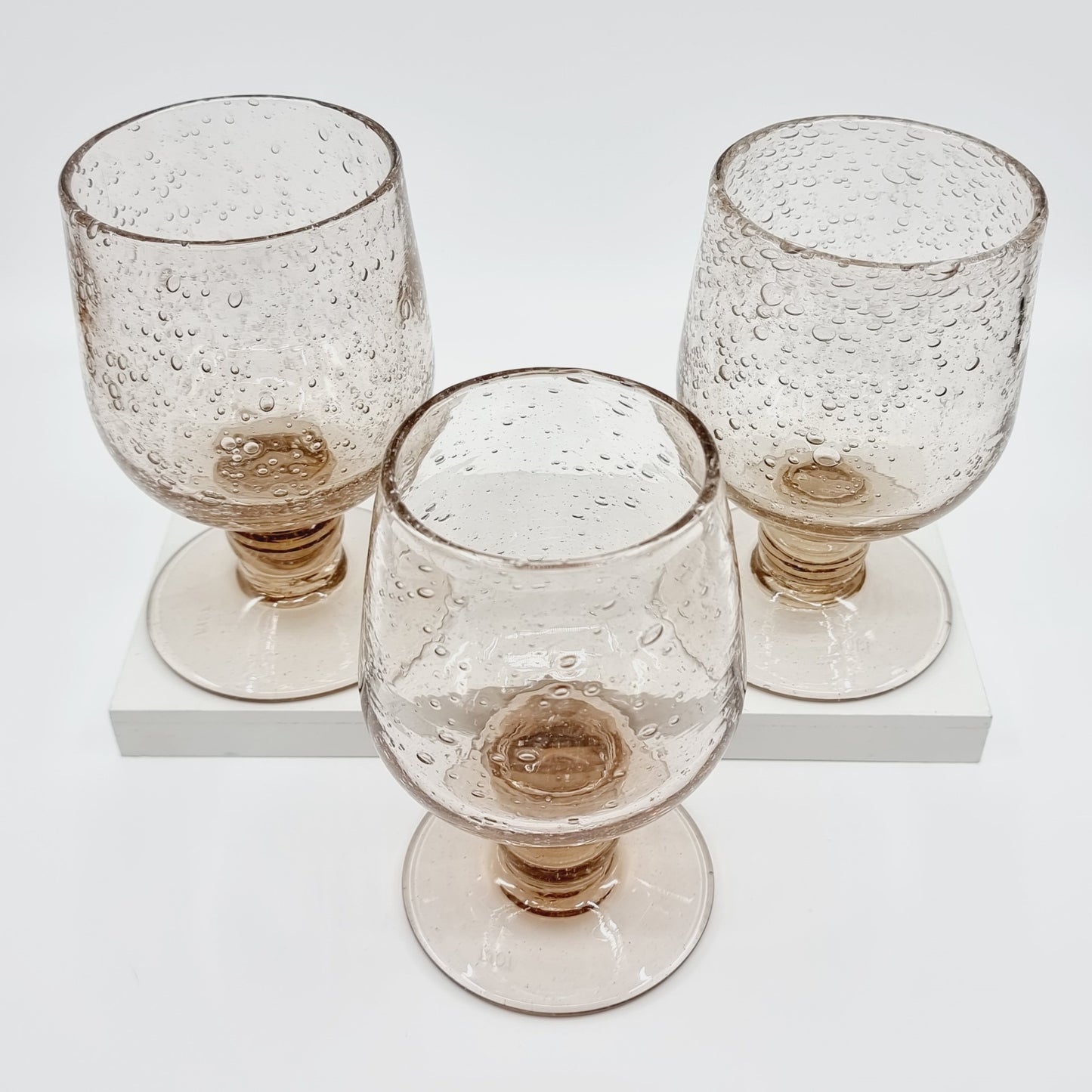 Verre à pied rosé et bullé (3 pièces)