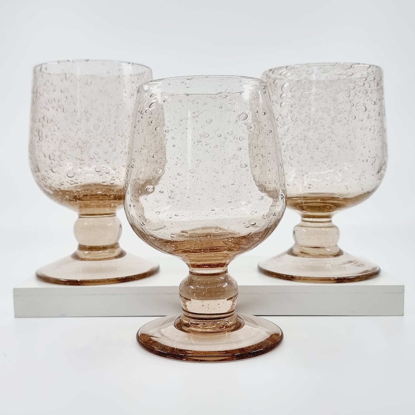 Verre à pied rosé et bullé (3 pièces)